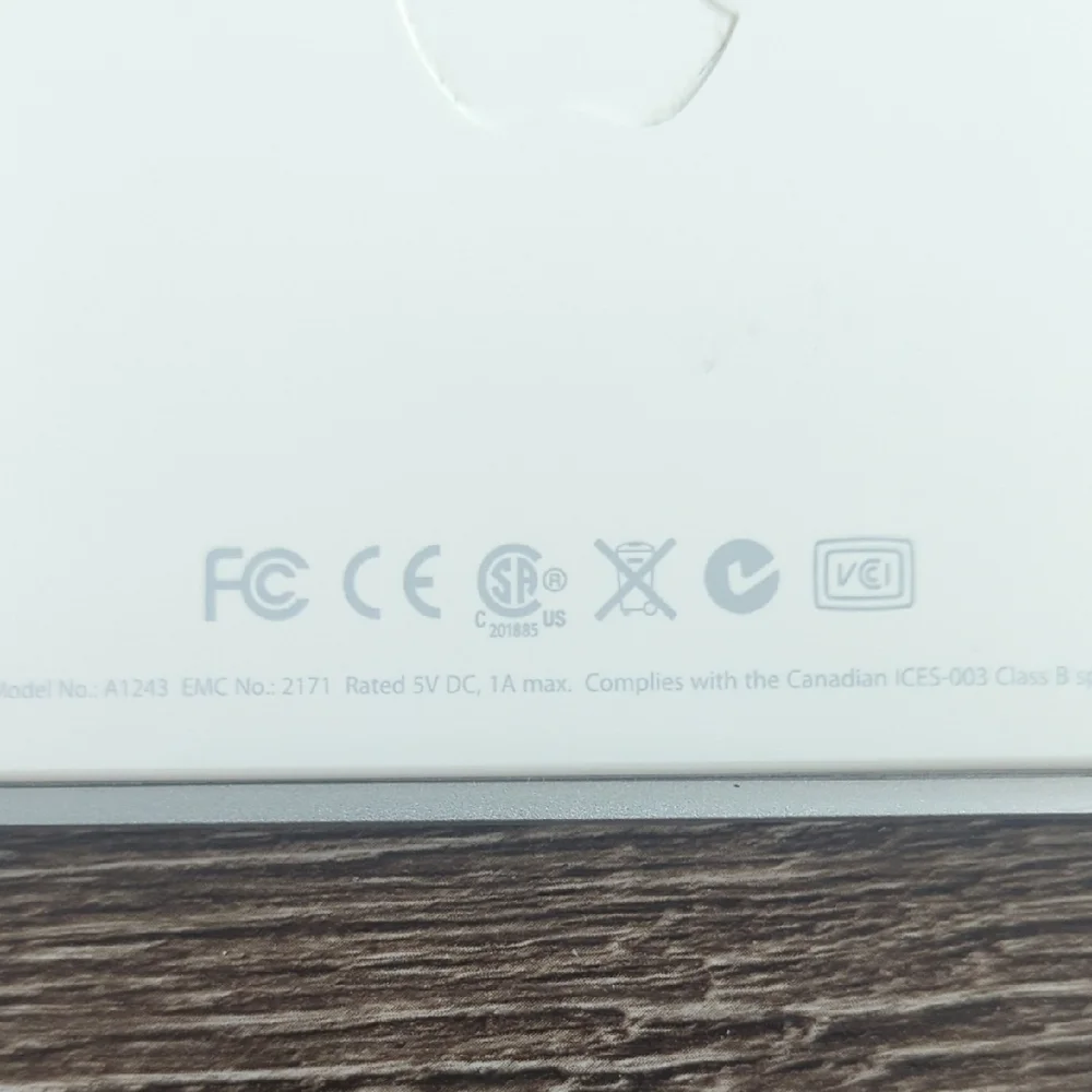 Apple A1243 Wired White USB Keyboard